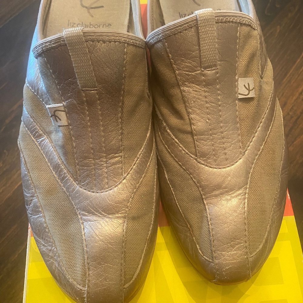 Liz Claiborne Women's Mules Size 8